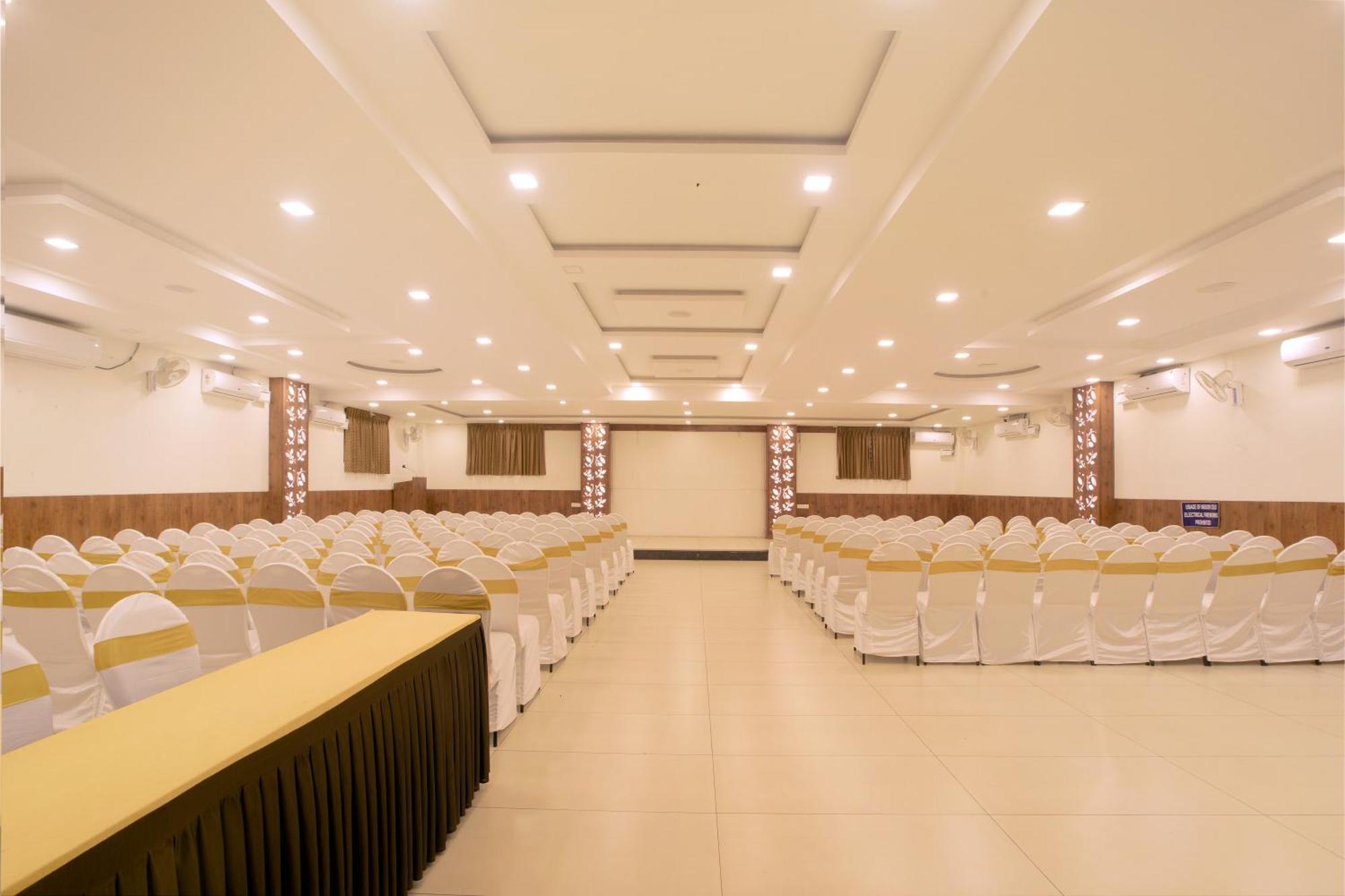 Hotel Manjhi Residency Tiruchirappalli Esterno foto