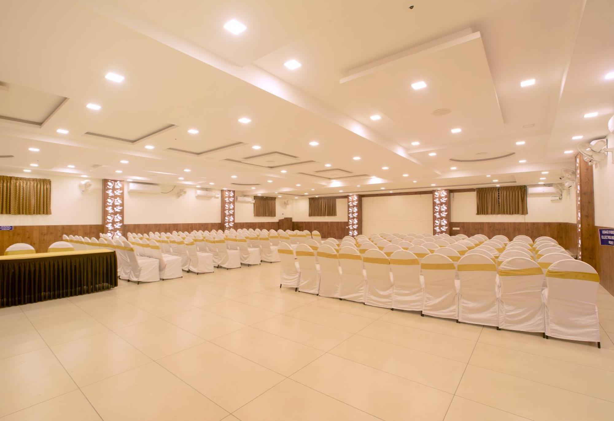 Hotel Manjhi Residency Tiruchirappalli Esterno foto
