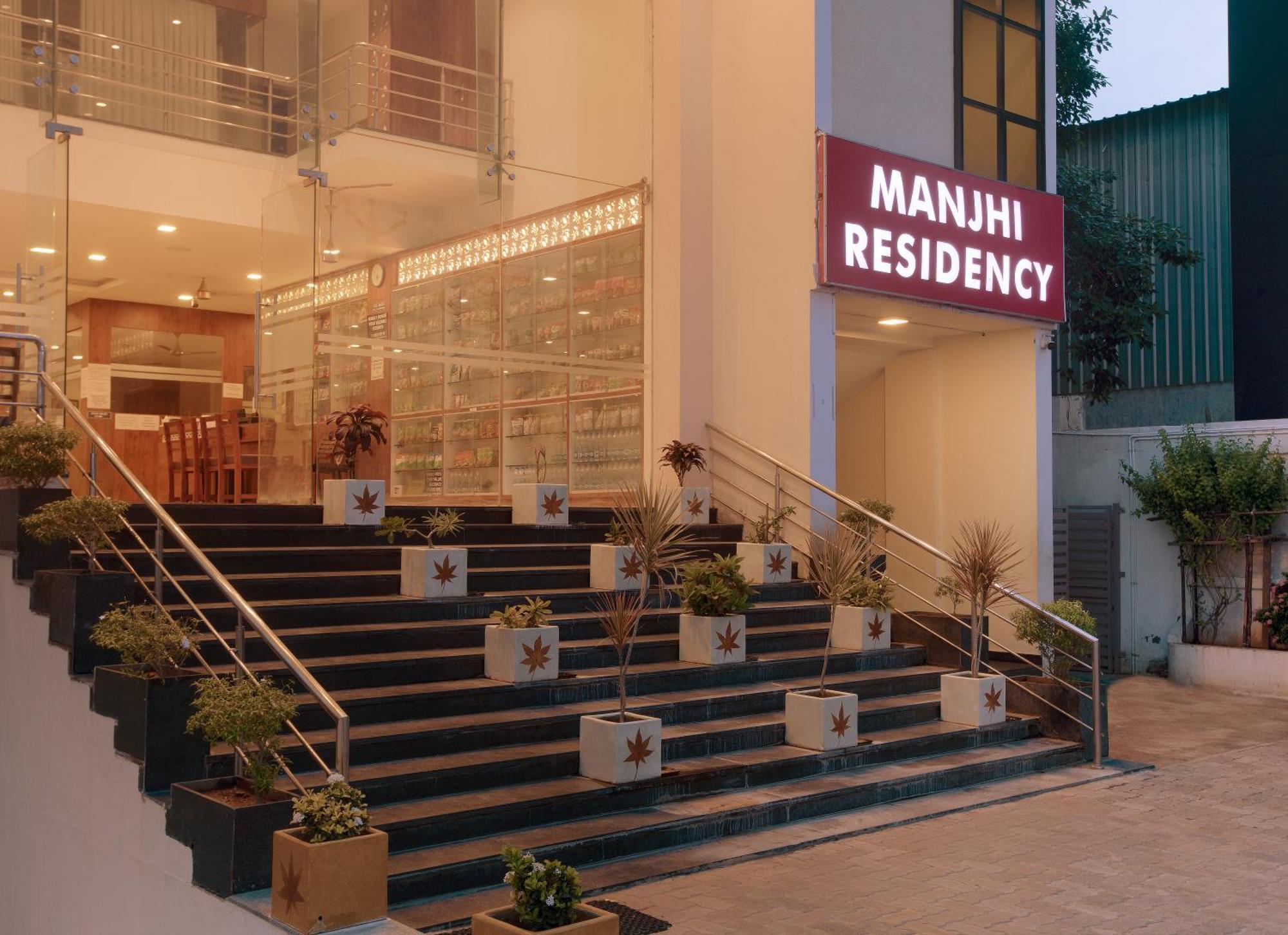 Hotel Manjhi Residency Tiruchirappalli Esterno foto