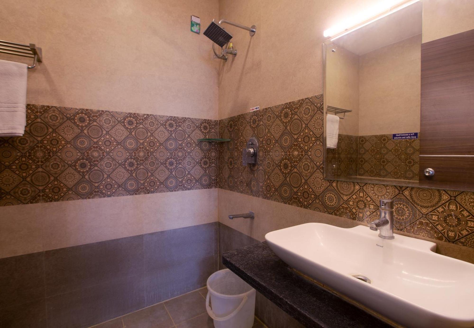 Hotel Manjhi Residency Tiruchirappalli Esterno foto